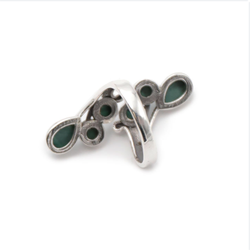 Verso d'une bague en argent et en aventurine verte pour l'apaisement