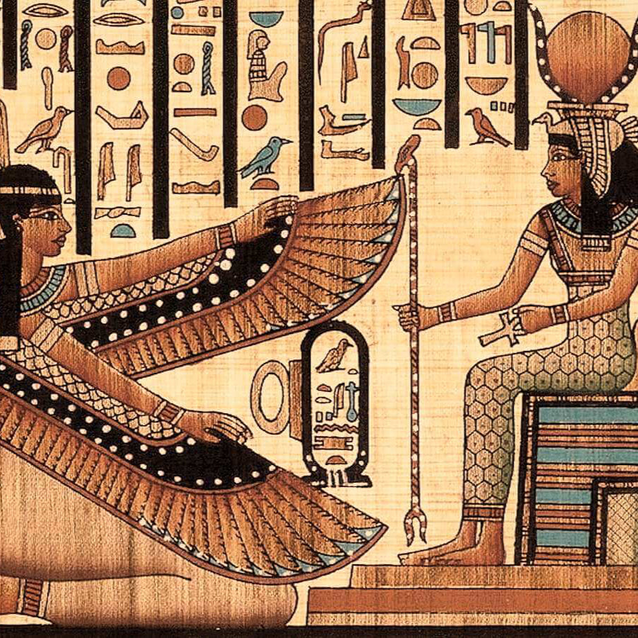 Papyrus égyptien avec des hiéroglyphes, la déesse Isis assise tenant une croix d'ankh et un sceptre, face à elle-même avec ses ailes déployées
