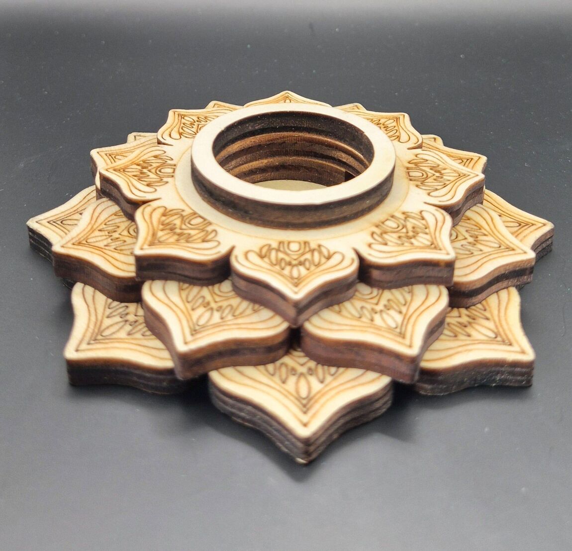 SOCLE EN BOIS POUR SPHÈRE EN CRISTAL – Lotus