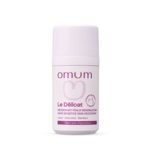 Déodorant Omum Le Délicat pour peaux sensibles 24 heures sans sels d’aluminium présenté sur fond blanc