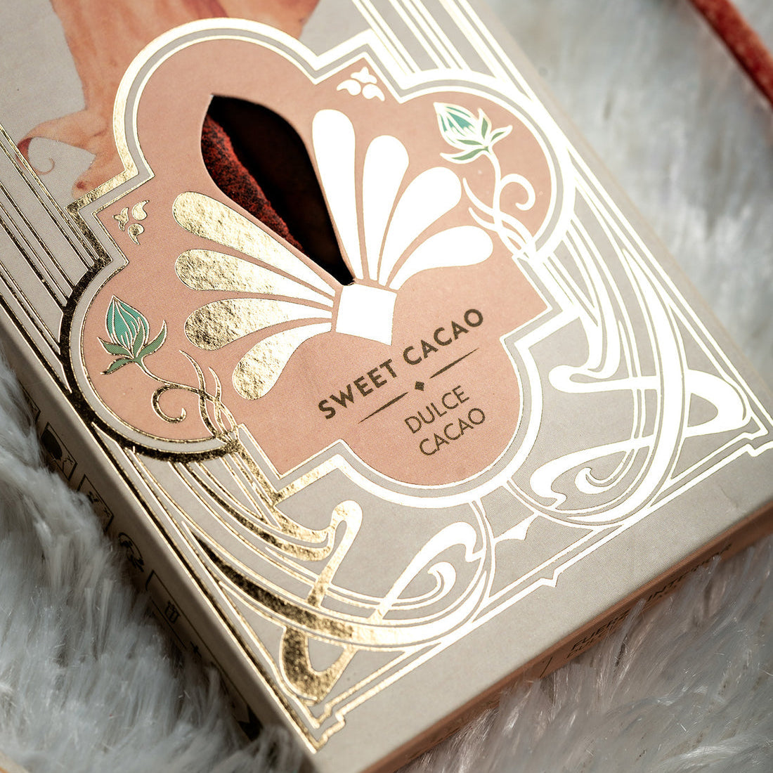  Détail boîte encens Tarot Angeles Force Intérieure Cacao Sagrada Madre étiquette rose dorée Art Nouveau Sweet Cacao Dulce Cacao