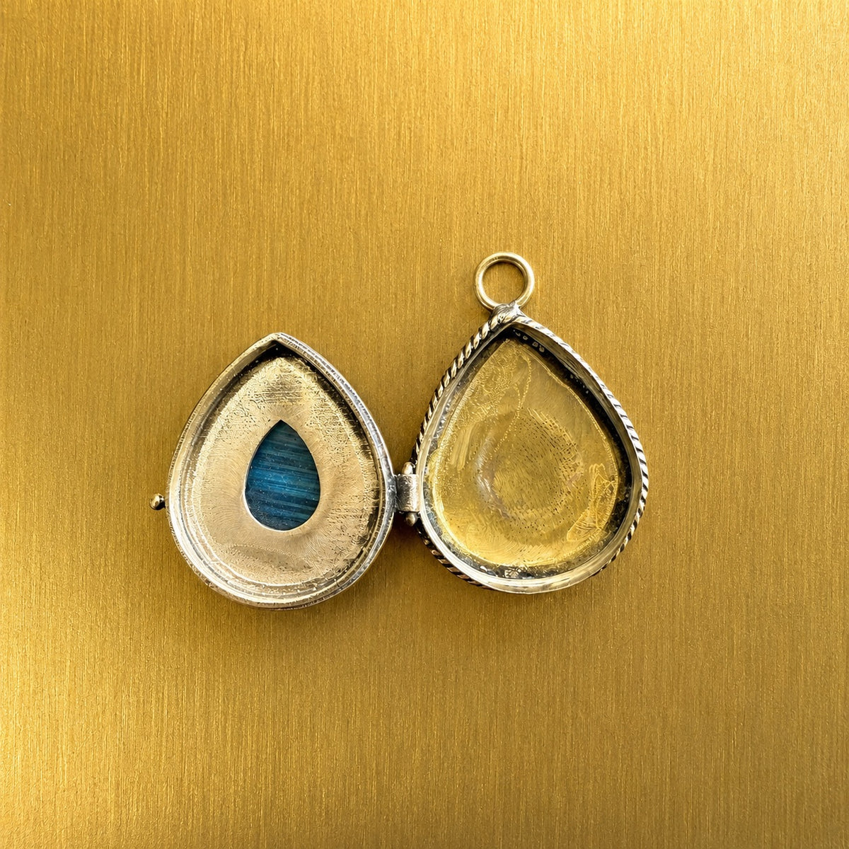 GRIGRI PENDENTIF BOÎTE INDIENNE – LABRADORITE