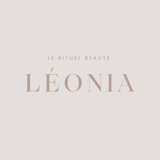 Vidéo de présentation du rituel beauté de la gamme Léonia au thé blanc, gel nettoyant, sérum et crème
