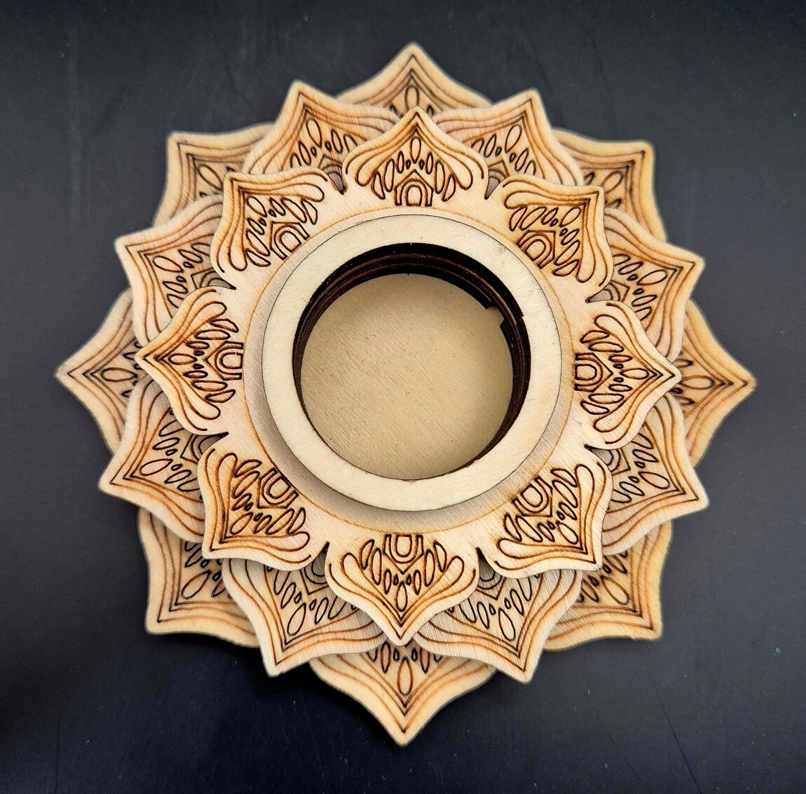 SOCLE EN BOIS POUR SPHÈRE EN CRISTAL – Lotus