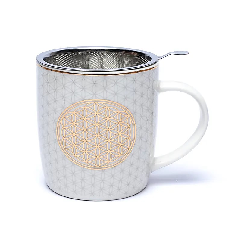 Tasse blanche décorée d’une Fleur de Vie dorée avec infuseur métallique apparent